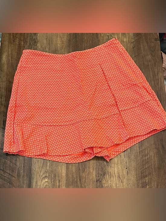 CAbi Dresses & Skirts - CAbi Coral-Patterned Ruffle Skort